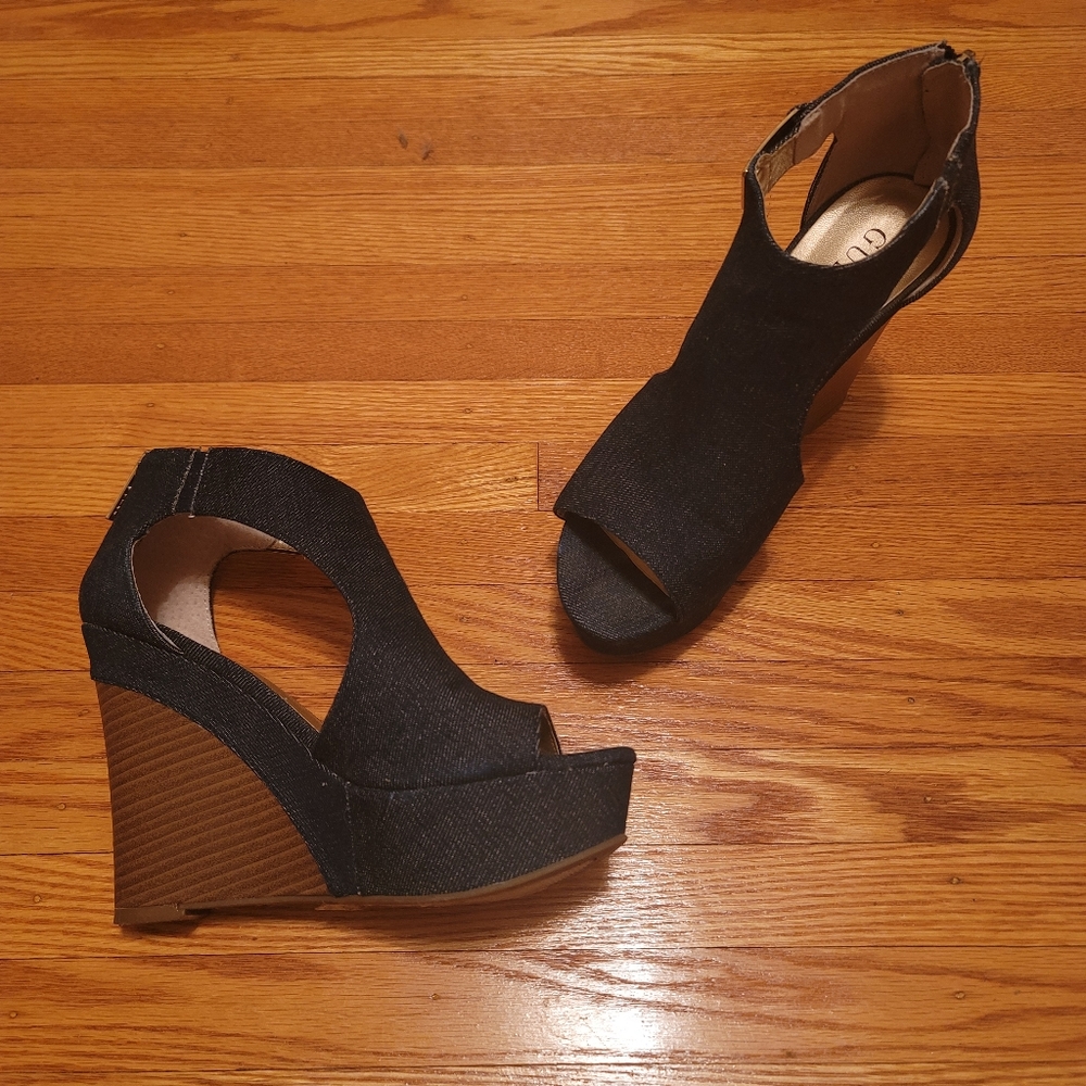 GUESS FACTORY WOMEN'S SAYRA DENIM WEDGE HEELS